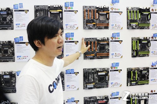 ���γ�Ƶ��ɫ 