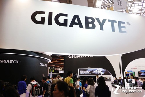 ��Ƶ�ھ�����OC���� ����MMչ̨���� 