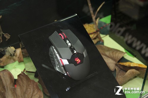 ���ػ�е�������� Ѫ������չ̨һ�� 