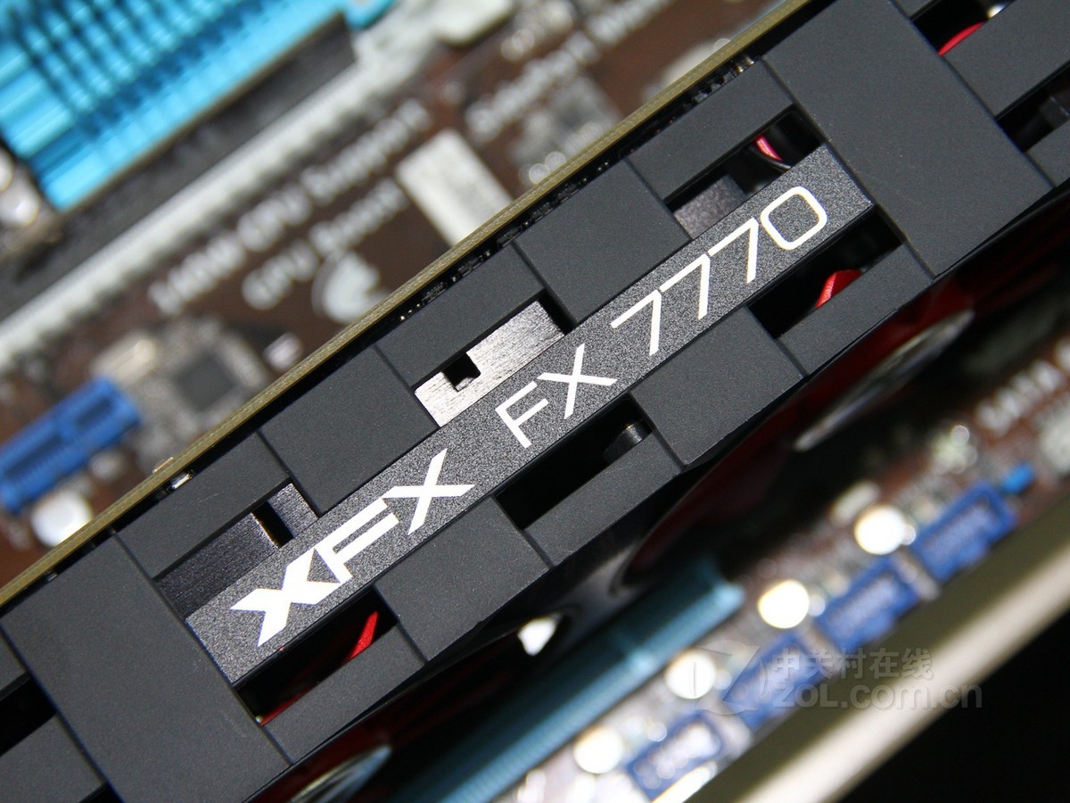 xfx讯景hd7770魔将2g双风扇