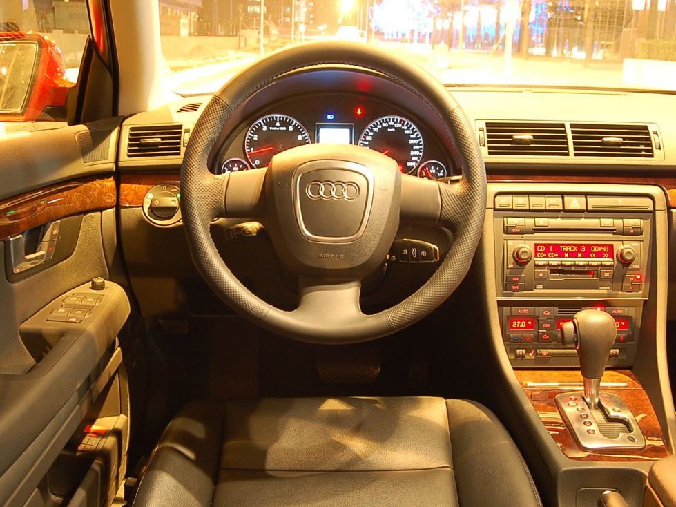 一汽奥迪奥迪a4 2.0t 尊享型