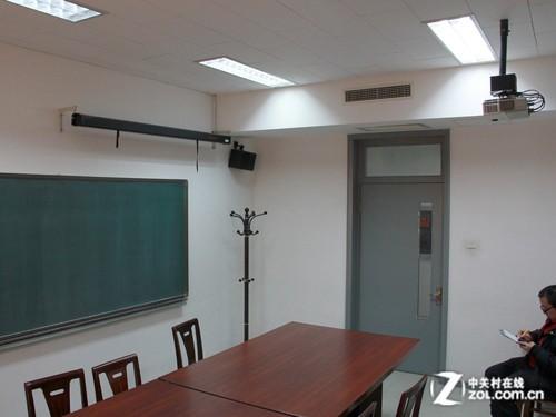 防尘滑盖先驱机 北大投影设备探秘6