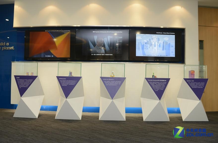 �������� IBM System z�ƺ�Linux׿Խ����