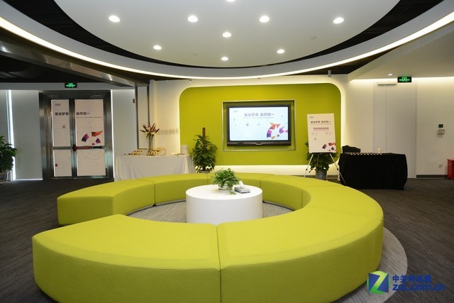 �������� IBM System z�ƺ�Linux׿Խ����