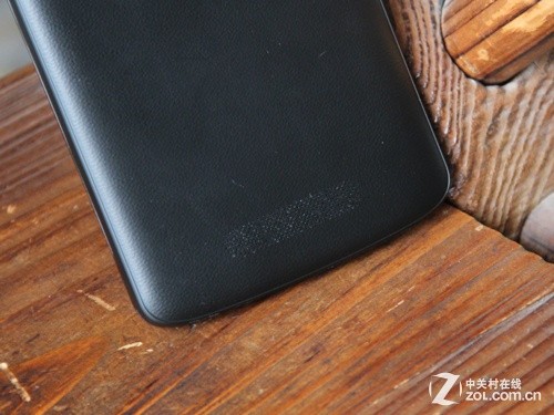 超高屏占比+仿皮后盖 飞利浦I928全面评测