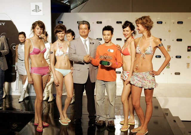 PlayStationɳ ۶ʮ귢չʷ