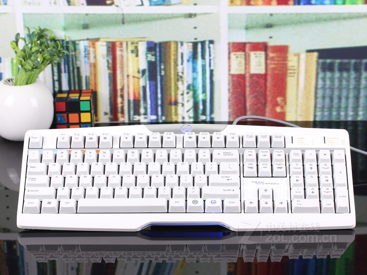 【高清图】 魔蝎(teamscorpion)机械风暴104键白色版机械键盘效果图