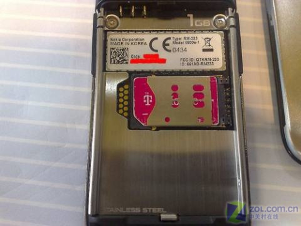 【高清图】1GB内存黑金刚 诺基亚8800e通过