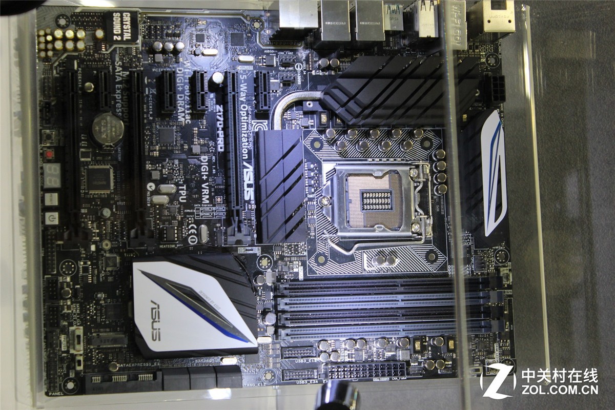 【高清图】 黑白配超越经典 华硕展台惊现z170主板图10
