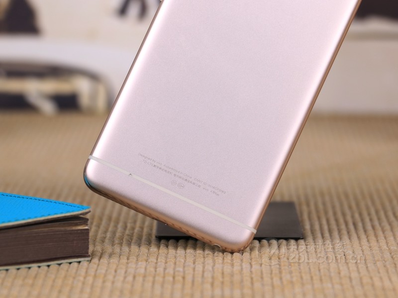 【高清图】 vivo(vivo)x7 plus(全网通)金色 图337
