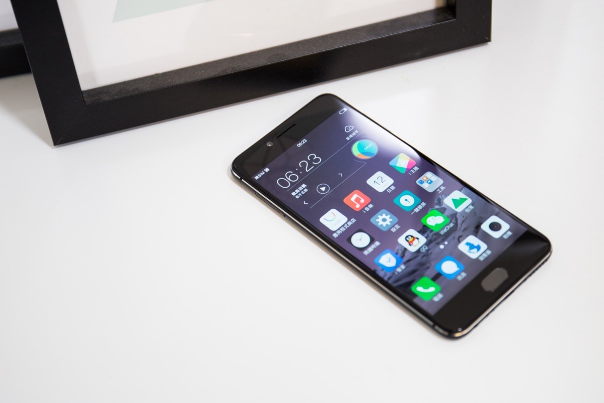 【高清图】迄今最黑的vivo手机 曜石黑惊艳来袭 图9 -zol中关村在线