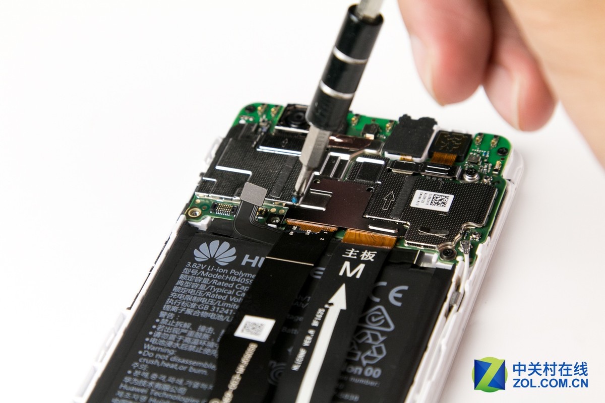 【高清图】 小机身大电池做工优良 华为nova拆解图23