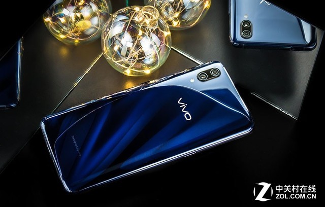 �Ƽ��볱����ײ vivo X23Ե�γ�ŦԼʱװ����ѡ 