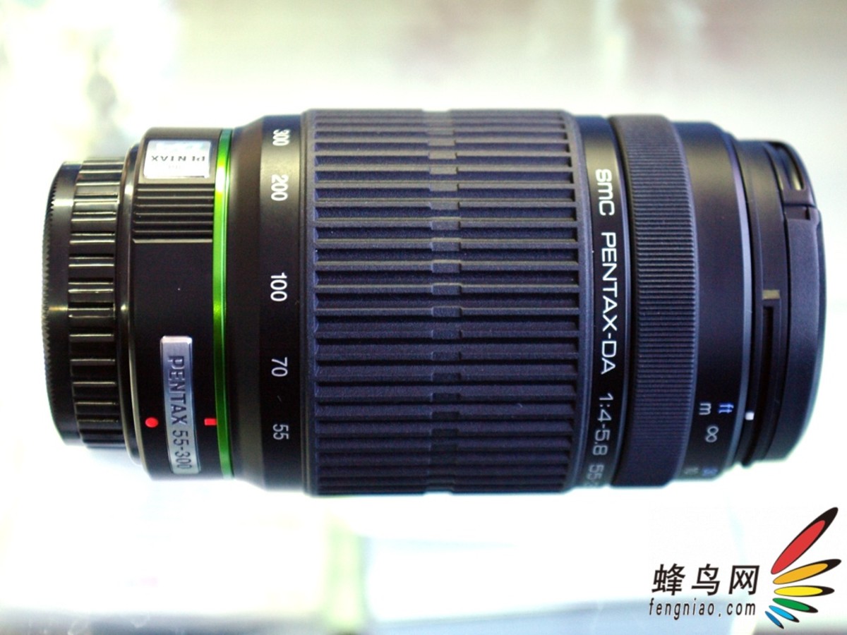 【高清图】 p家长焦头精品 宾得55-300镜头卖场报道图1