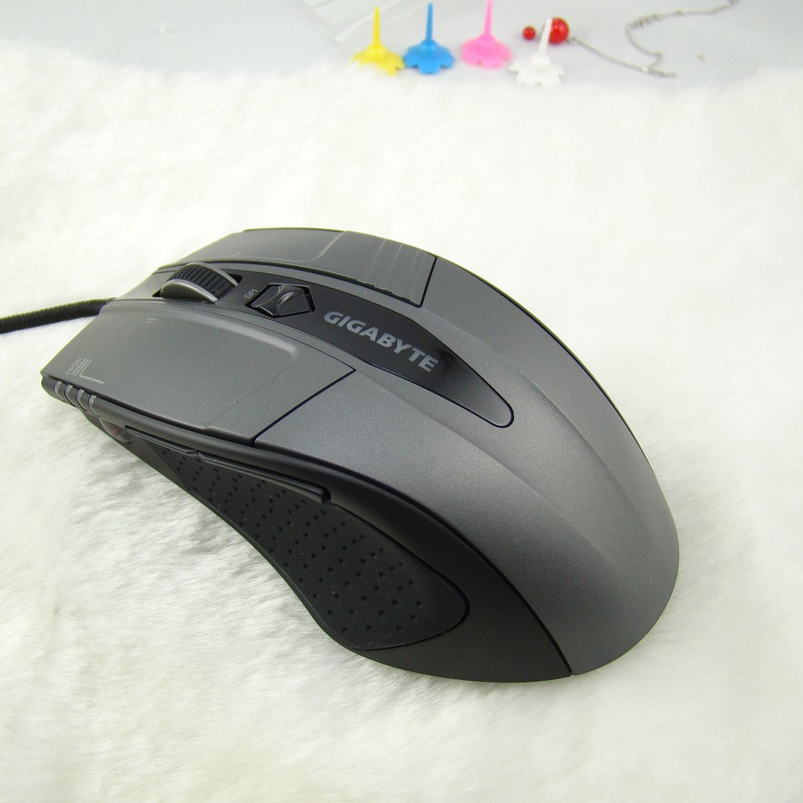 【高清图】 顶级游戏悍将 技嘉激光鼠标gm-m8000面世图1