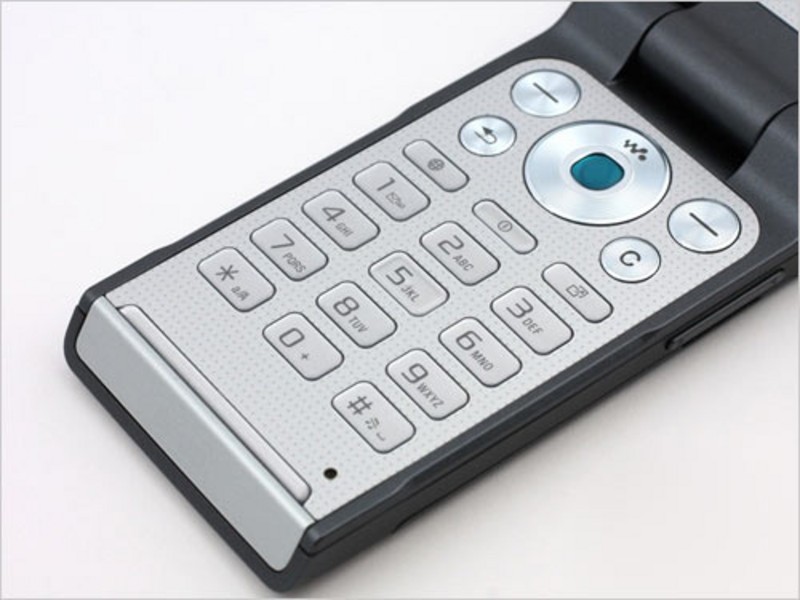 【高清图】时尚翻盖音乐机 索尼爱立信w380i仅800元 图3 -zol中关村