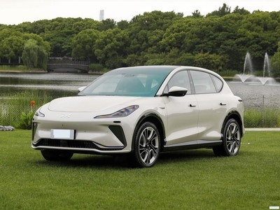 Ǽ ǼLS7 2023 77kWh Urban Fit Pro
