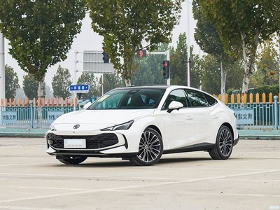  MG7 2025 300 DCT
