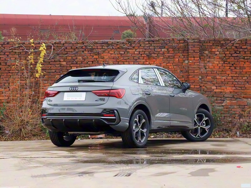 �µ�Q3 Sportback 2026�� quattro 45�����ذ� 45TFSI quattro ʱ����
