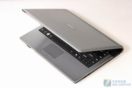 【高清图】 大胆设计突破传统 方正r410su惊艳亮相图1