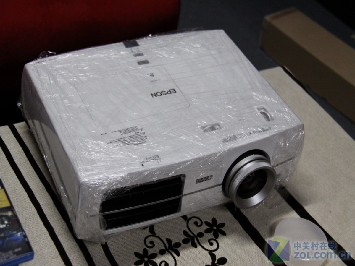 【高清图】 爱普生tw3000促销送全套家庭影院设备图1