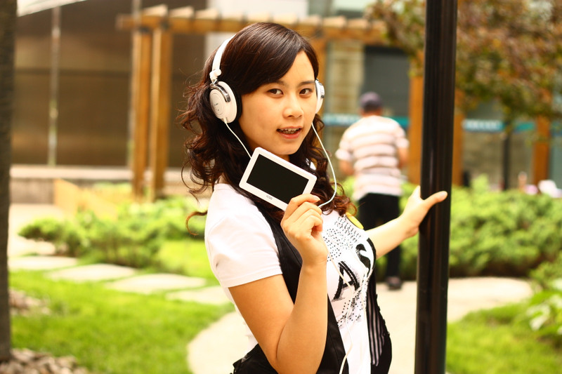 高考女生与icoo超高清e300p的夏日幽会图片欣赏,图4-zol中关村在线第4