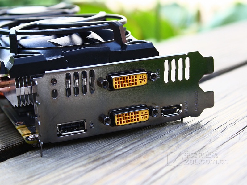 索泰gtx460 i/o接口