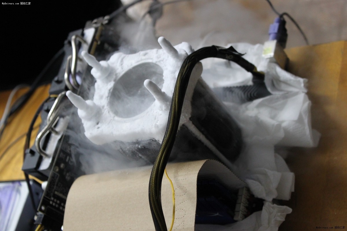 【高清图】 7134mhz phenomii x4 975娘胎中创纪录图12