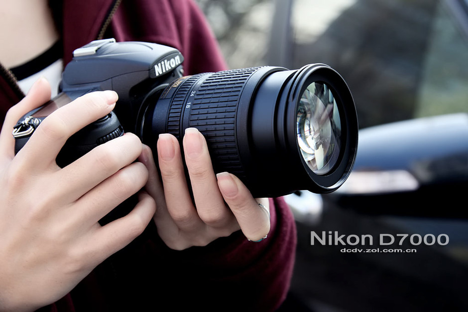 当美女爱上单反 时尚mm艳遇尼康d7000