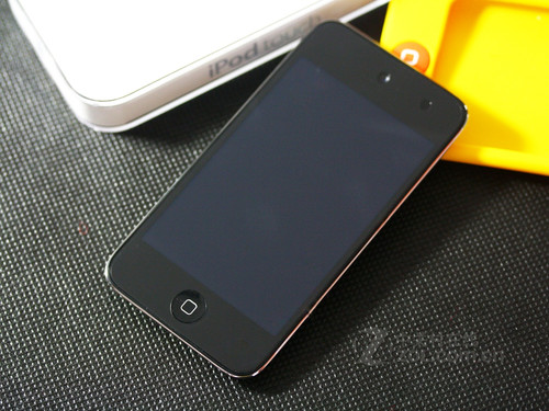 苹果 touch4 正面图