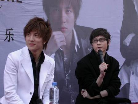 爱国者与国美联手薛之谦新专辑歌友签名会