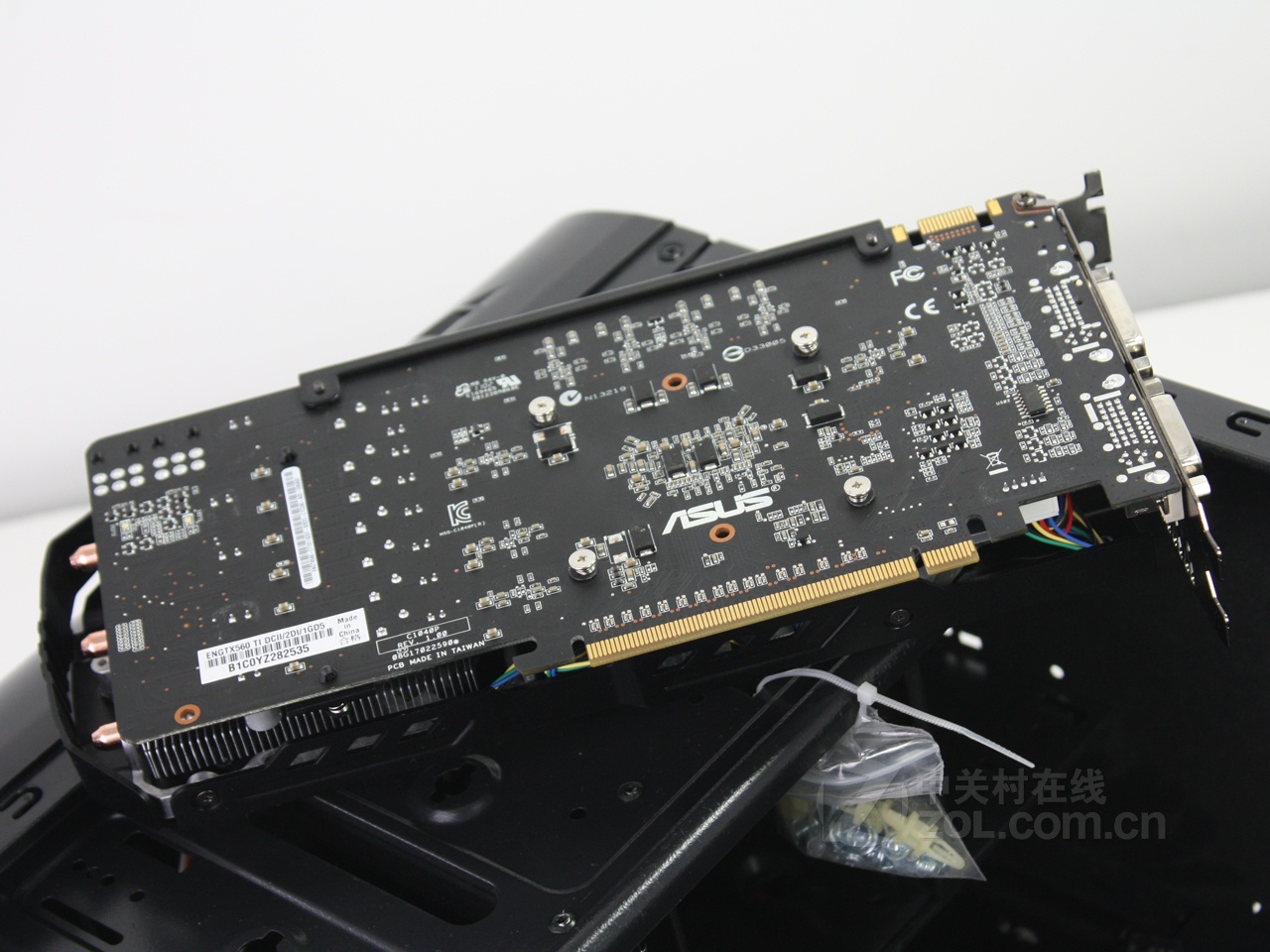 显卡 华硕显卡 华硕engtx560 ti dcii/2di/1gd5 图片 效果图