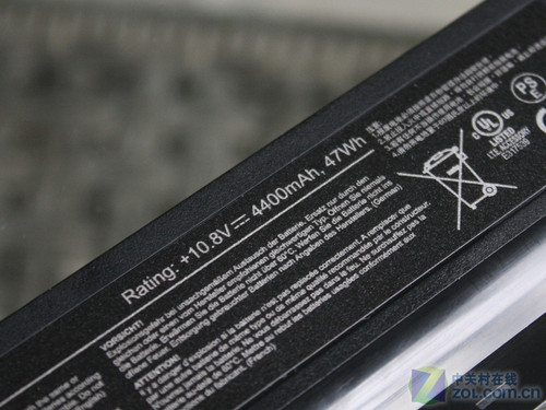 d5 约￥ 3799 神舟精盾k480a搭配了一块4400mah,47wh的锂离子电池