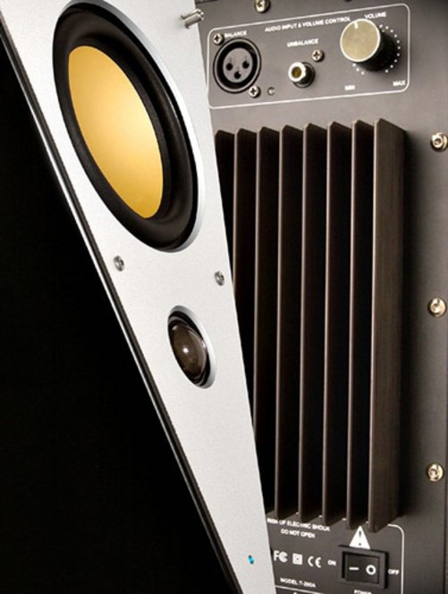 同年,惠威发布了t120,t120是惠威t系列中唯一的2.