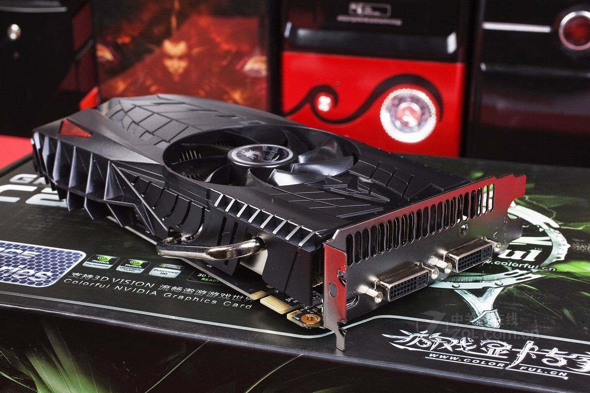【高清图】 七彩虹(colorful)gtx550ti 雷暴鲨 d5 1024m r50实拍图 图