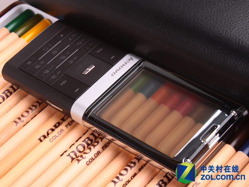 zol首页 新闻中心 手机频道 其它os 全球首款透明彩屏机 梦幻联想s800