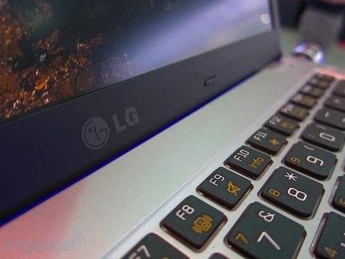 LG P220新本亮相 外形酷似MacBook Pro