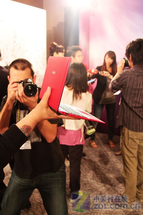 Computex 2011����˶Padfone���ƹ��� 