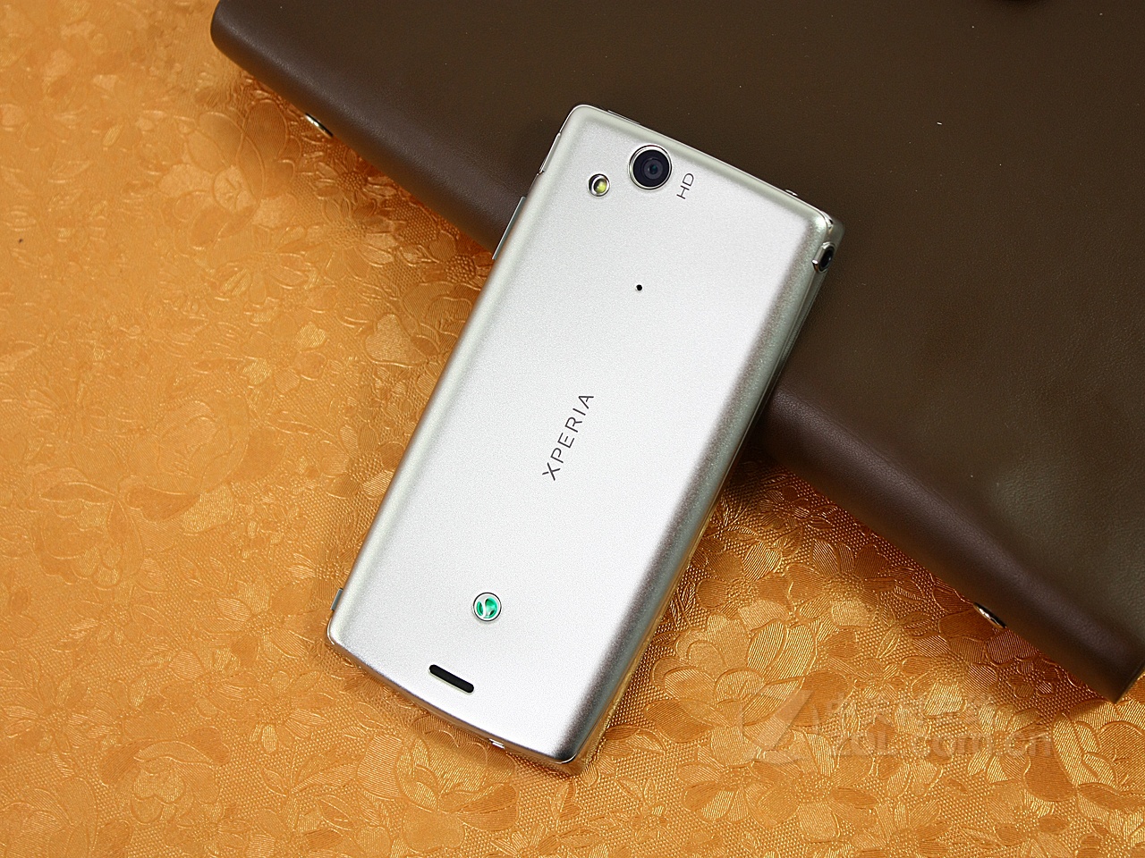 索尼爱立信lt15i - 效果图(原始大图)