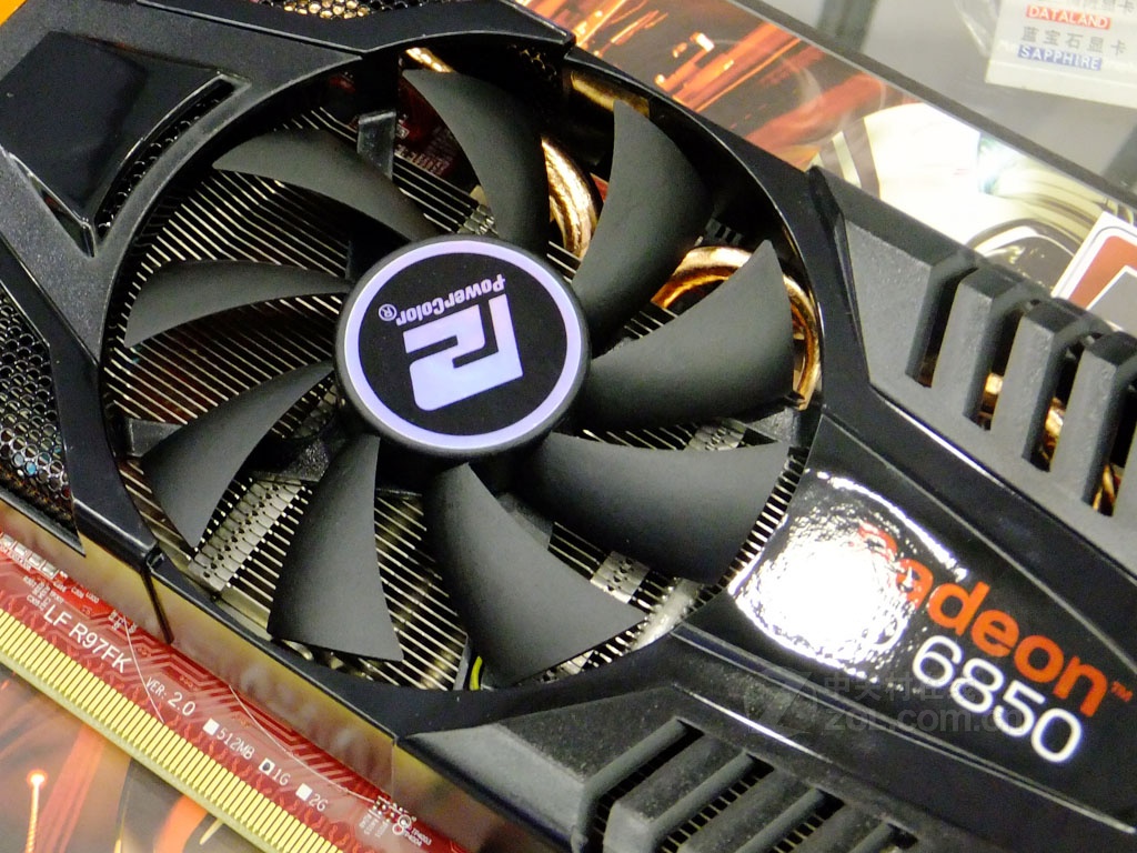 显卡 迪兰显卡 迪兰恒进hd6850 酷能  1g 图片 实拍图14 / 16隐藏