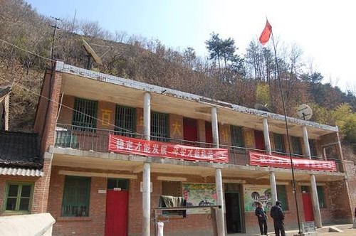 威刚走进您身边的乡村小学,图书馆捐赠小学曝光!-中关村在线