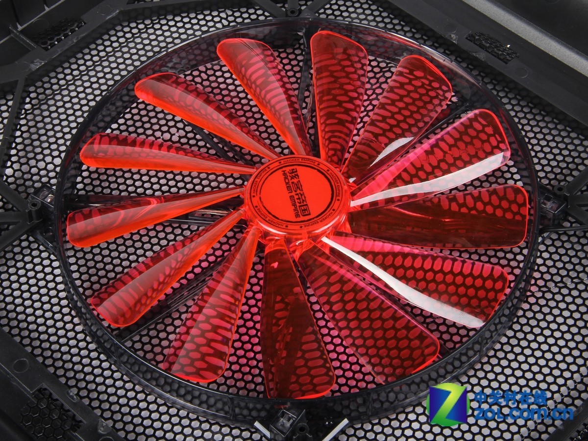 【高清图】 天圆地方 骇客帝国笔记本散热垫评测图2