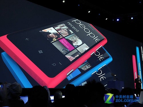 焦点Lumia 710/800 Nokia World 2011报道