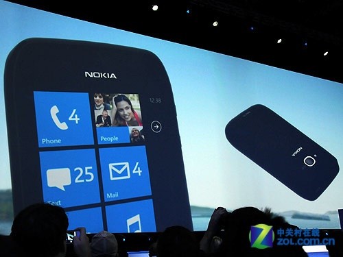 1.4GHz主频靓丽WP7 诺基亚Lumia 710发布