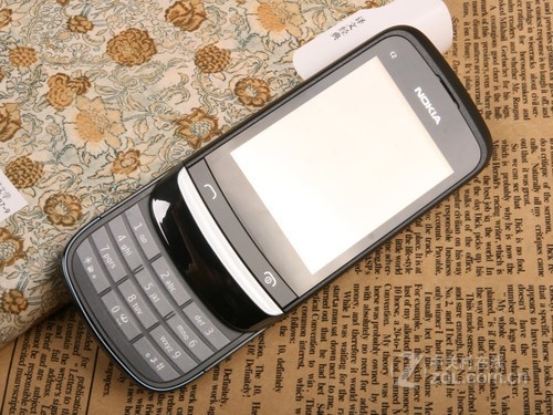 诺基亚 c2-07 黑色 外观图