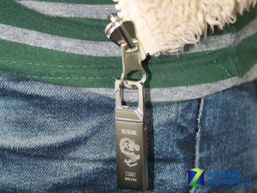 小巧乐扣 SSK飚王 SFD-195优盘评测