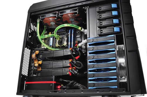 机箱内部的风扇led灯效,可以通过顶置按钮切换多种不同的模式