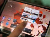 预装Android 4.0操作系统