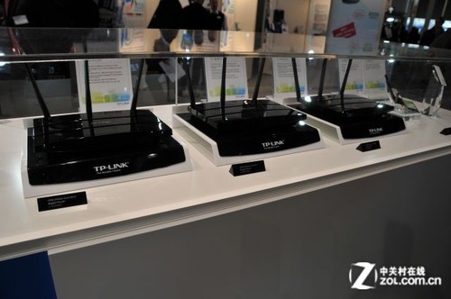 ��ǧ��˫Ƶ·�� TP-Link��ҫCeBIT2012  