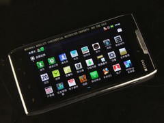 摩托罗拉 XT910 黑色 外观图